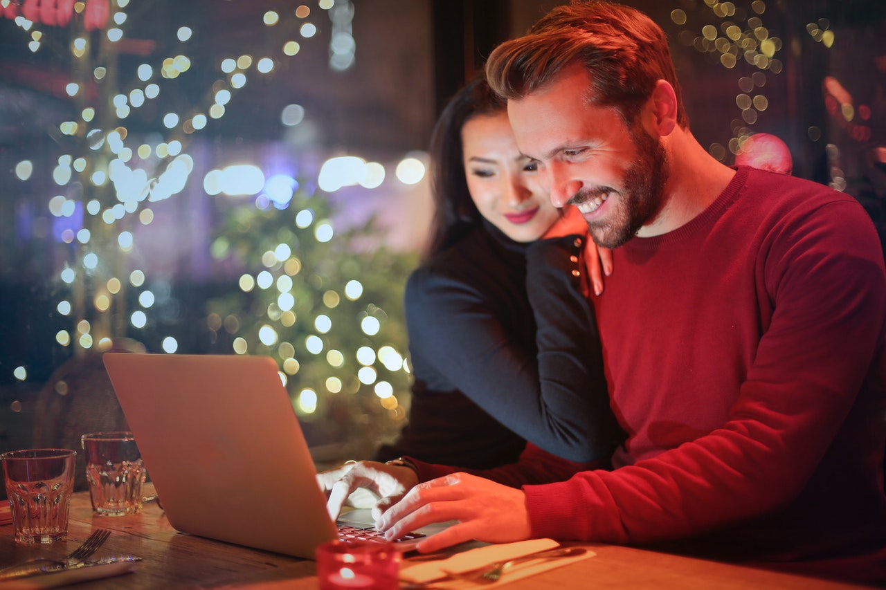 Facts About Online Dating That Will Blow Your Mind